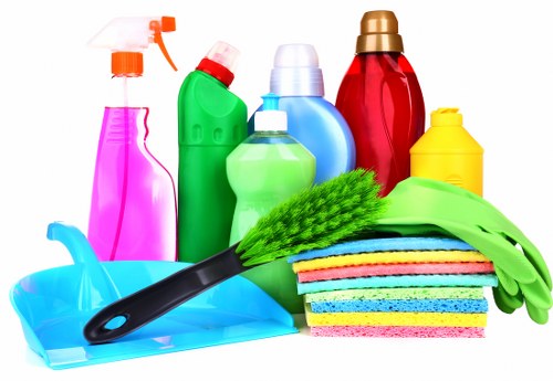 Professional end of tenancy cleaning service for a Roehampton rental property